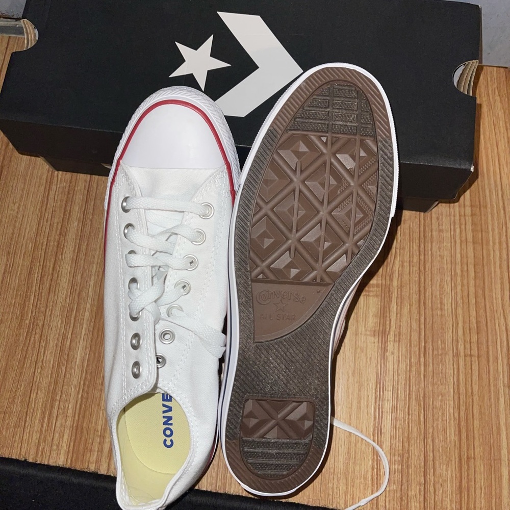 Converse - Picture 2 of 2